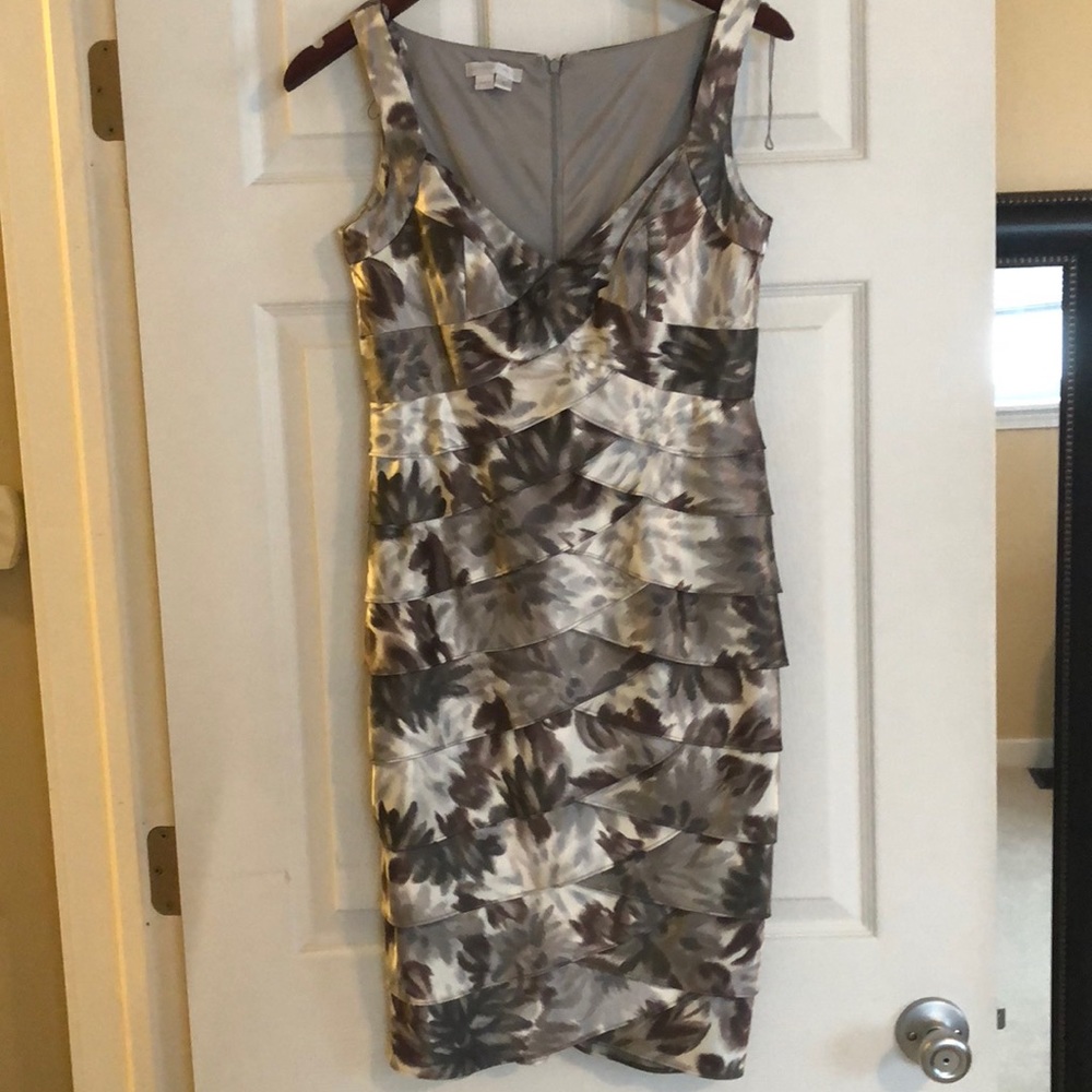 Size 4, London Times, gray floral print dress